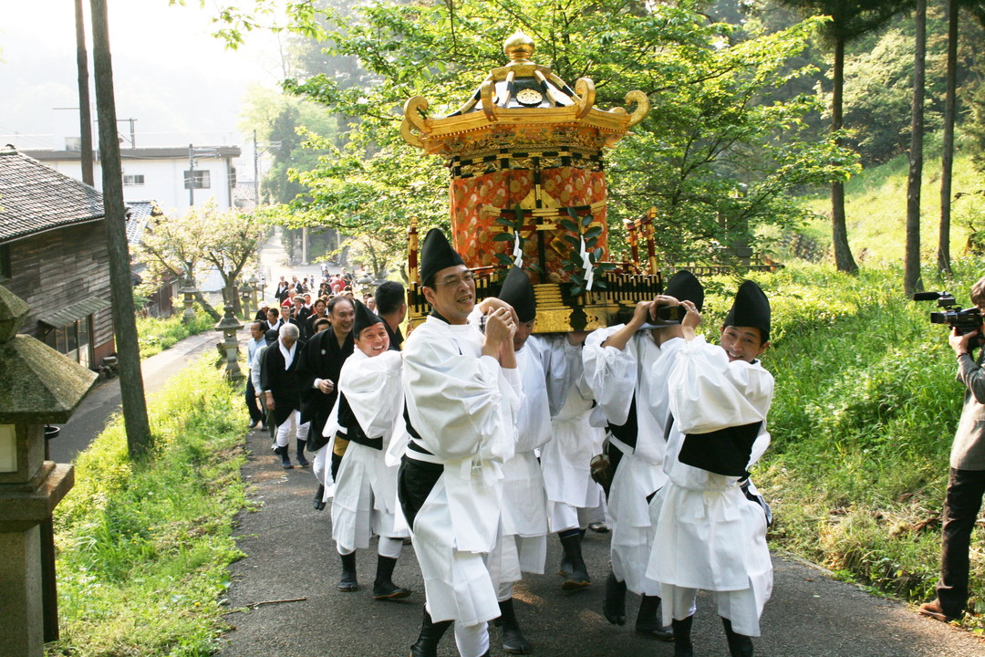 神と紙のまつり　5月